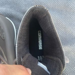 Leather Converse men’s 11.5 barely worn very nice shoe